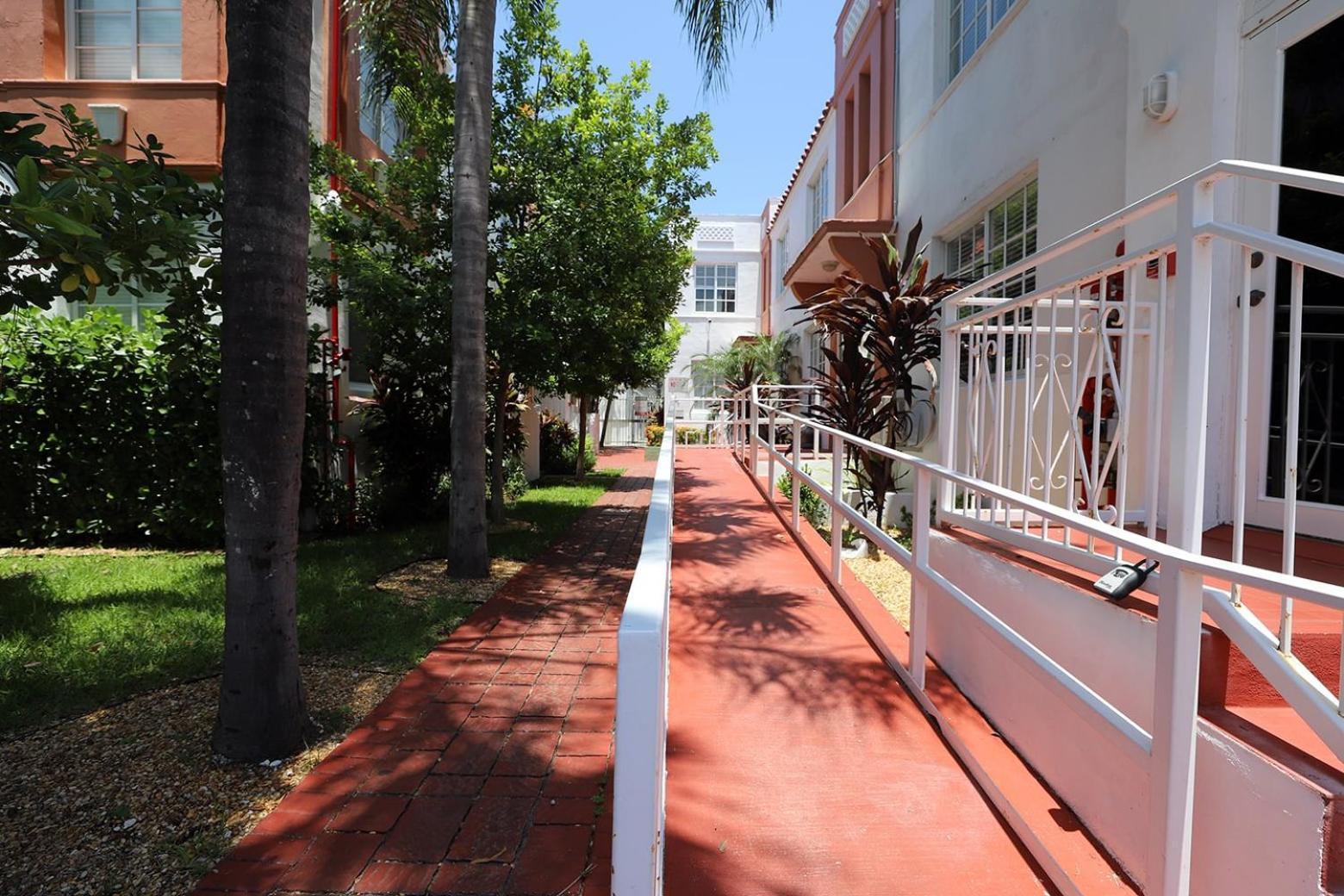 South Beach Steps To Ocean Drive Free Parking & Pet Friendly Маямі-Біч Екстер'єр фото